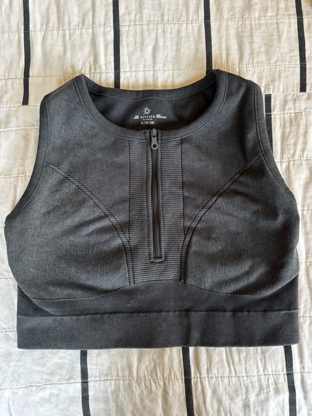 Aerie Offline Women’s Black Zip-Front Sports Bra